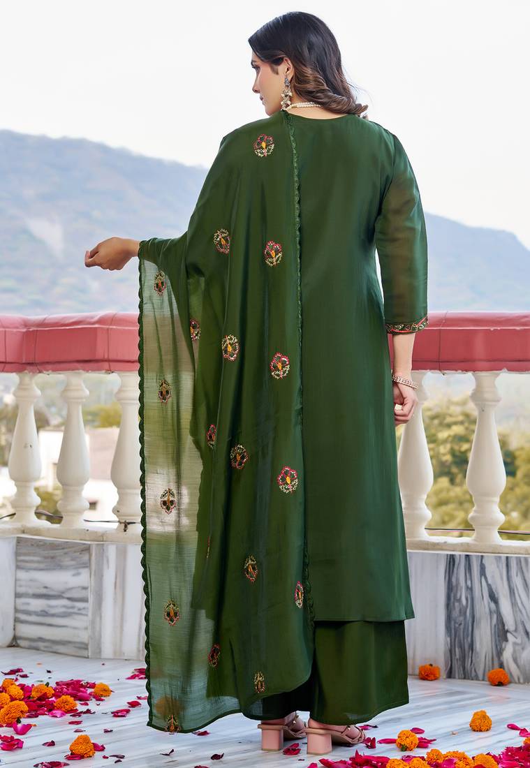 Women Floral Embroidered Empire Thread Work Dhabu Cotton Kurta Pant With Dupatta