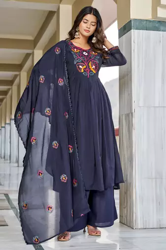 Women Floral Embroidered Empire Thread Work Dhabu Cotton Kurta Pant With Dupatta
