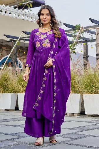 Women Floral Embroidered Empire Thread Work Dhabu Cotton Kurta Pant With Dupatta