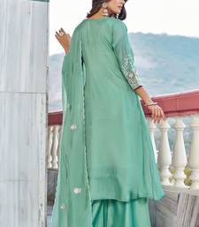 Women  Embroidered  Thread Work Mull Chanderi  Kurta with Palazzo & With Dupatta