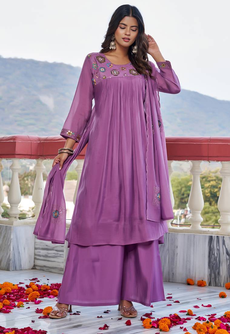 Women  Embroidered  Thread Work Mull Chanderi  Kurta with Palazzo & With Dupatta