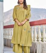 Women  Embroidered  Thread Work Mull Chanderi  Kurta with Palazzo & With Dupatta