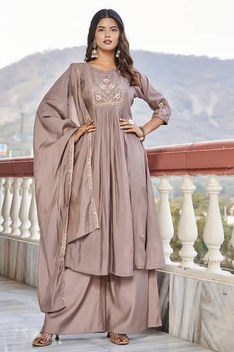 Women  Embroidered  Thread Work Mull Chanderi  Kurta with Palazzo & With Dupatta