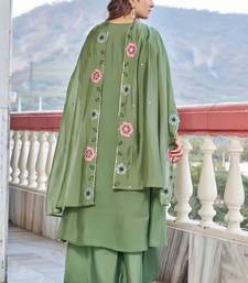 Women  Embroidered  Thread Work Mull Chanderi  Kurta with Palazzo & With Dupatta