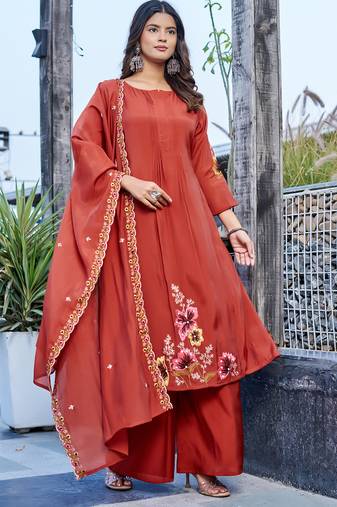 Women  Embroidered  Thread Work Mull Chanderi  Kurta with Palazzo & With Dupatta
