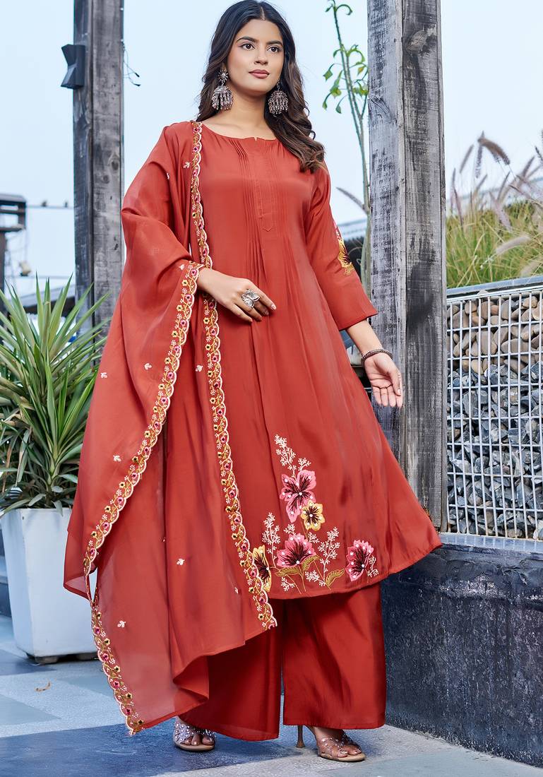 Women  Embroidered  Thread Work Mull Chanderi  Kurta with Palazzo & With Dupatta