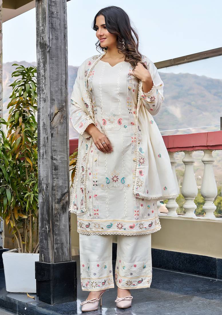 Women  Embroidered  Thread Work Mull Cotton  Kurta with Trouser & With Dupatta