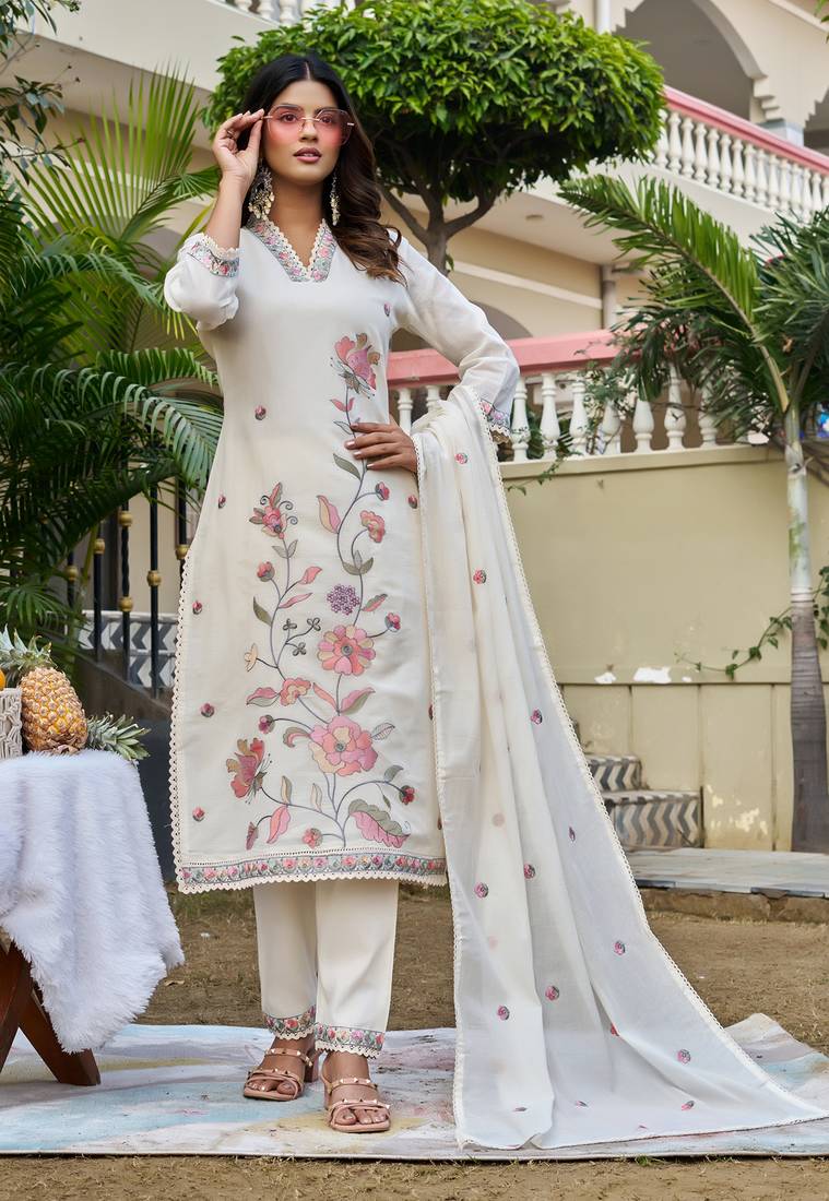 Women  Embroidered  Thread Work Mull Cotton  Kurta with Trouser & With Dupatta