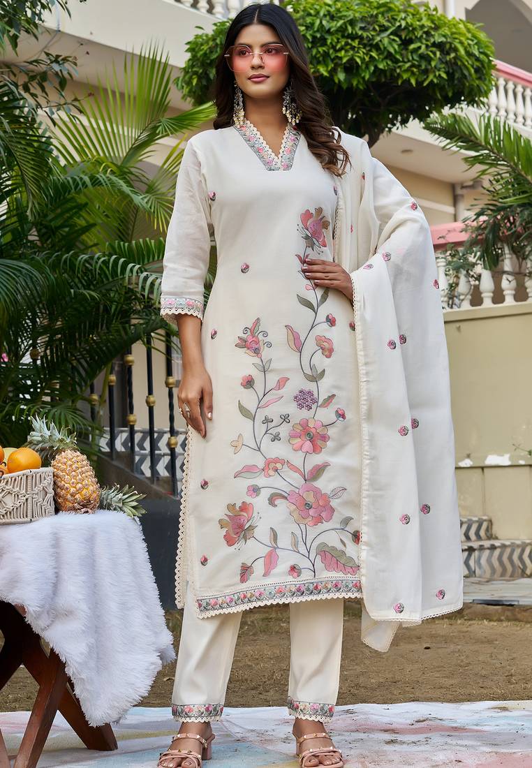 Women  Embroidered  Thread Work Mull Cotton  Kurta with Trouser & With Dupatta