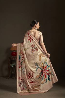 peach stylish digital printed silk blend crepe saree trendy looks 2