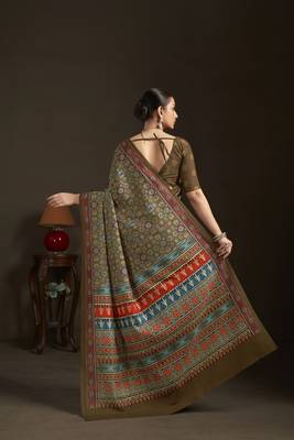 mahendi stylish digital printed silk blend crepe saree trendy looks 2