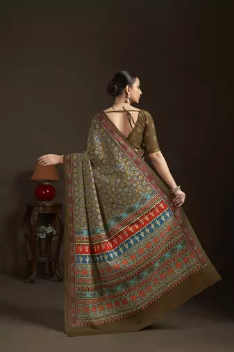 mahendi stylish digital printed silk blend crepe saree trendy looks