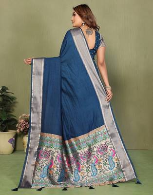 Navy paithani gala silk saree with blouse 4