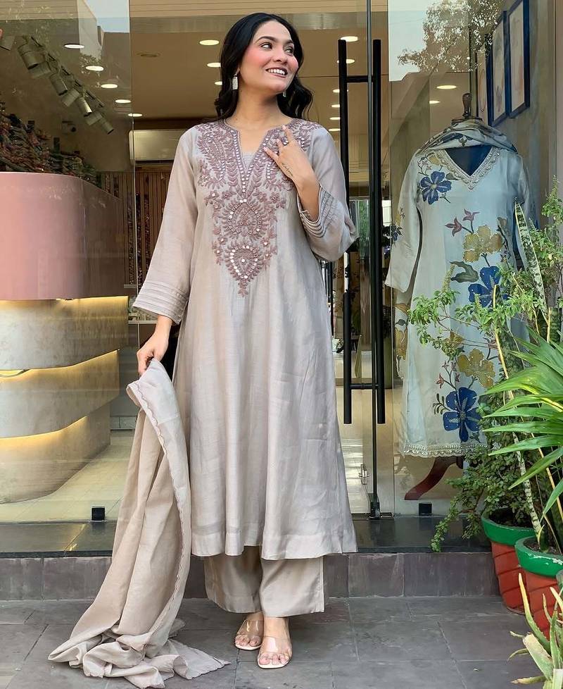 Women’s muslin cotton mirror embroidered grey anarkali kurta pant set with printed dupatta