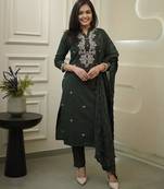 Women’s rayon silk embroidered dark green kurta pant set with chanderi dupatta