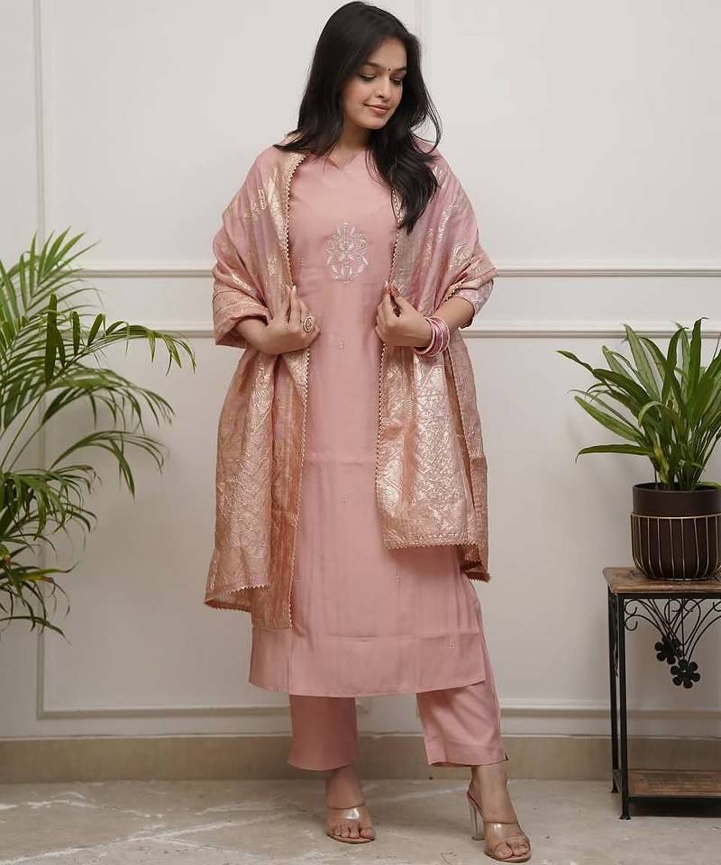 Women’s chanderi silk embroidered peach kurta pant set with jacquard dupatta