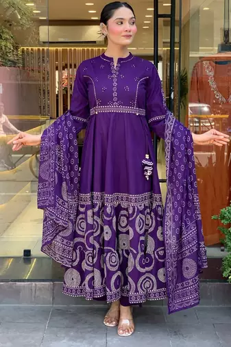 Women   s muslin silk floral embroidered purple kurta pant set with chanderi dupatta