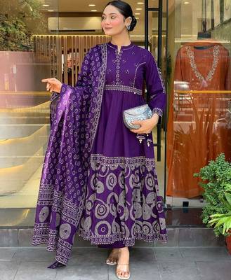 Women   s muslin silk floral embroidered purple kurta pant set with chanderi dupatta 3
