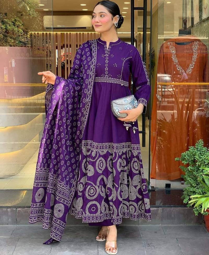 Women’s muslin silk floral embroidered purple kurta pant set with chanderi dupatta