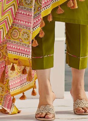 Women   s muslin silk floral embroidered mehendi kurta pant set with chanderi dupatta 5