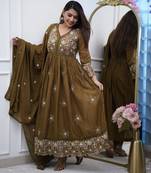 Women’s cotton silk floral embroidered mehendi kurta pant set with chanderi dupatta