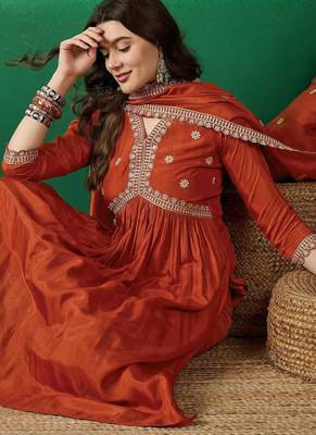  muslin silk floral embroidered orange kurta pant set with muslin dupatta 4