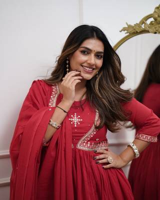  muslin silk embroidered red kurta pant set with chanderi dupatta 5