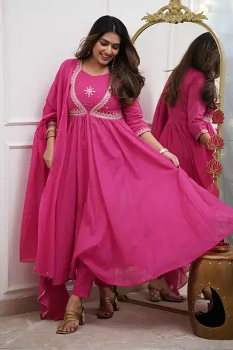  muslin silk embroidered pink kurta pant set with chanderi dupatta