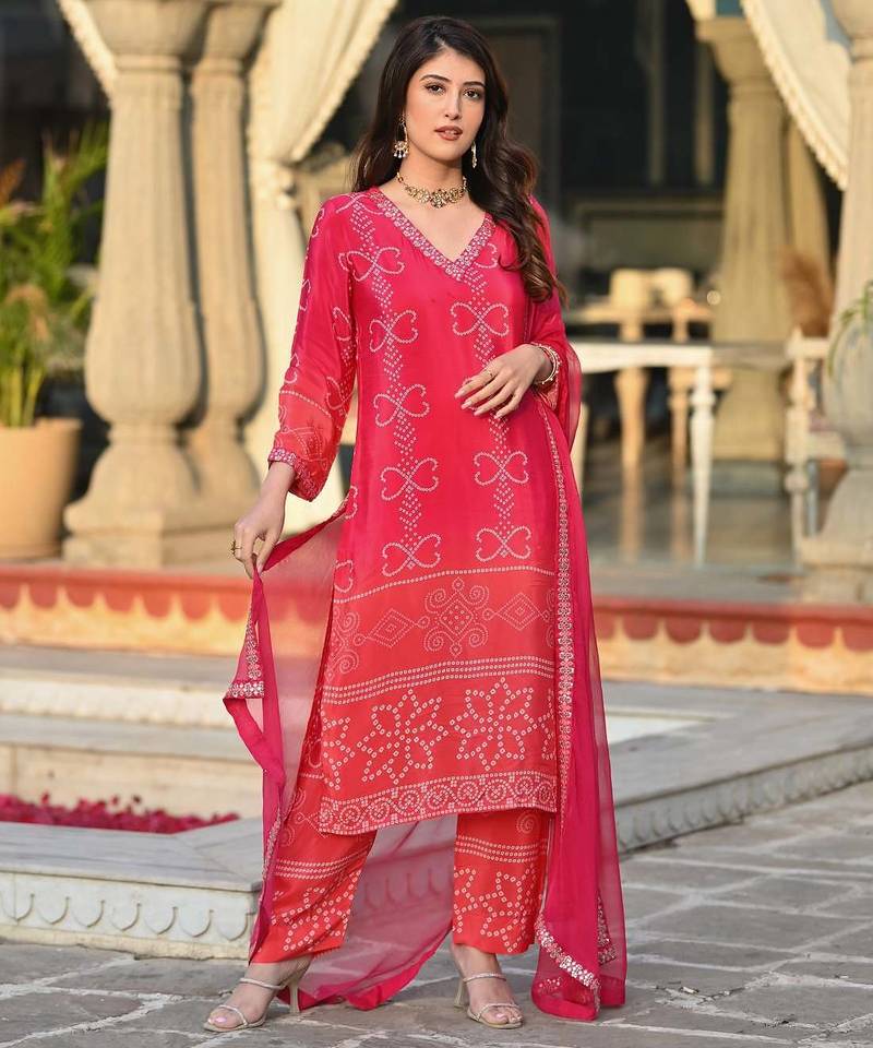 Women’s chinon silk floral embroidered peach kurta pant set with nazneen dupatta