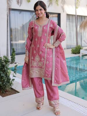 Mesmerizing Pink Embroidered Silk Function Wear Salwar Kameez 6