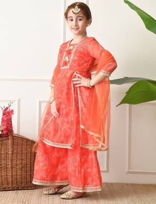 Girls peach floral bandhej printed panelled kurta sharara set with dupatta ilksd28 2