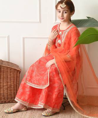 Girls peach floral bandhej printed panelled kurta sharara set with dupatta ilksd28 3