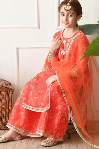 Girls peach floral bandhej printed panelled kurta sharara set with dupatta ilksd28