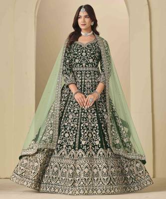Bottle green velvet heavy thread embroidery with sequins work salwar kameez 1