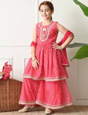 Girls pink bandhej printed kurta with sharara set with dupatta ilksd40 2