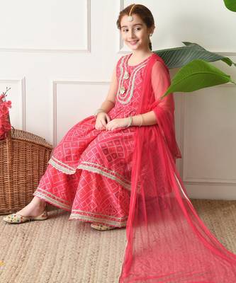 Girls pink bandhej printed kurta with sharara set with dupatta ilksd40 3
