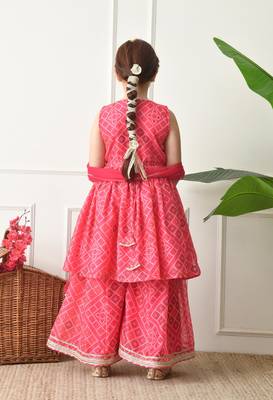 Girls pink bandhej printed kurta with sharara set with dupatta ilksd40 4