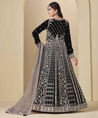 Black velvet heavy thread embroidery with sequins work salwar kameez 4