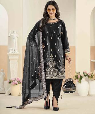 Black ice velvet heavy thread embroidery with sequins work salwar kameez 2