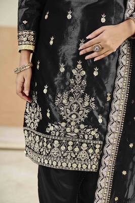 Black ice velvet heavy thread embroidery with sequins work salwar kameez 4