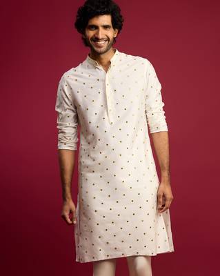 Vastramay men white viscose mirror work & thread embroidered kurta | full crepe lining | dk collar & placket 1