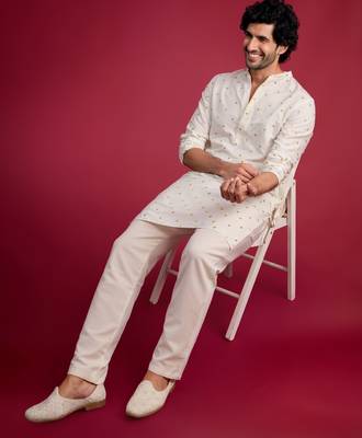 Vastramay men white viscose mirror work & thread embroidered kurta | full crepe lining | dk collar & placket 5