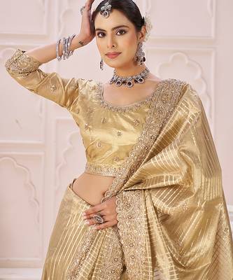 Gold embroidered banarasi jacquard saree 4
