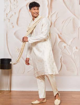 cream gold jacquard silk blend kurta pyjama set with white crushed dupatta | festive ethnic wear 1