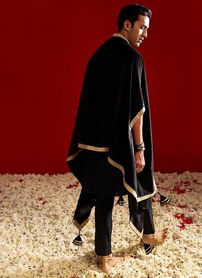 black silk blend kurta pyjama set with velvet dupatta | festive wedding wear 3