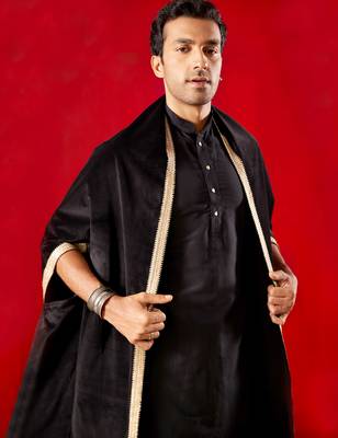 black silk blend kurta pyjama set with velvet dupatta | festive wedding wear 4