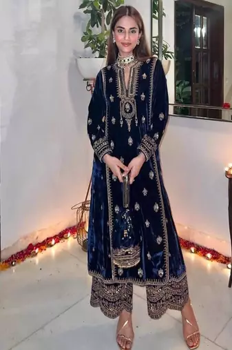 Heavy velvet with zari embroidery kurti  set