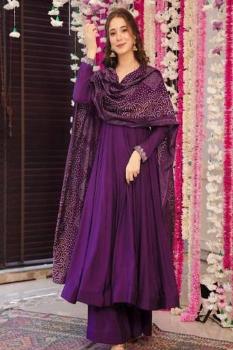 Women embroidered anarkali wholesale kurti set