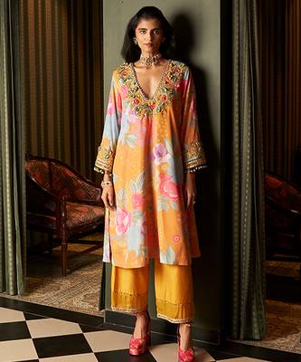 Yellow embroidered crepe kurta set 1