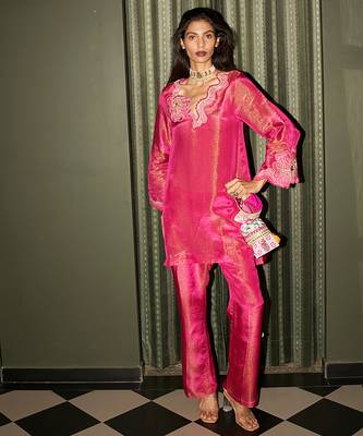 Pink embroidered chanderi kurta set 1